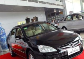 2007款 3.0L 自动豪华经典版拆车件客服台